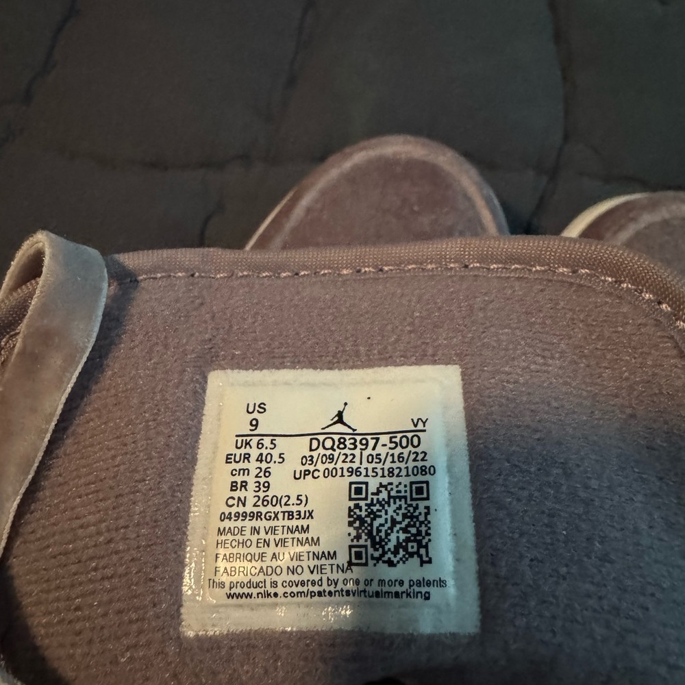 Jordan 1 lavender velvet high size 9 - Picture 5 of 5